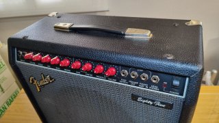 Amplificador Fender Eighty-Five