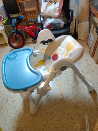 Trona infantil ajustable y reclinable