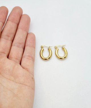 Pendientes tipo Aro Dorados, en acero inoxidable.