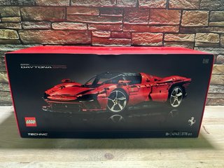 LEGO Technic Ferrari Daytona SP3 42143