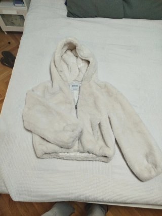Abrigo pelo Bershka blanco talla XS
