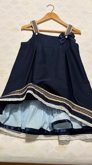 Vestido ceremonia con chaqueta beige y azul