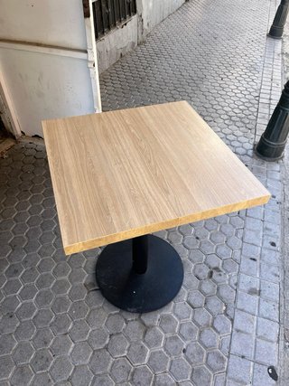Mesa restaurante madera y metal