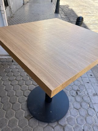Mesa restaurante madera y metal