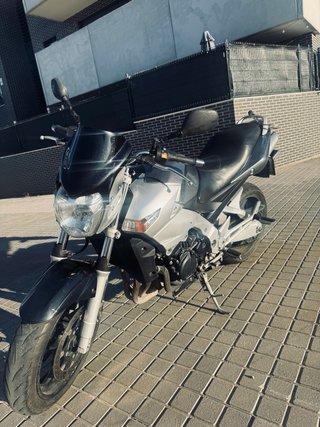 Vendo Suzuki GSR600 Naked Plata o cambio por Nmax