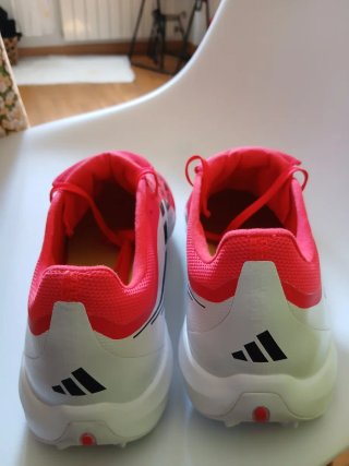 Scarpe da calcio Adidas Predator taglia 42 rosso/nero