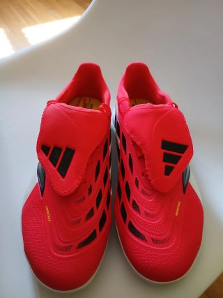 Scarpe da calcio Adidas Predator taglia 42 rosso/nero