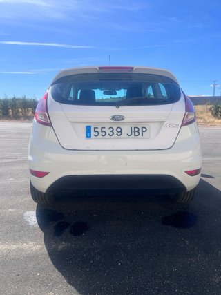 Ford Fiesta 2015 (Un año de garantia)