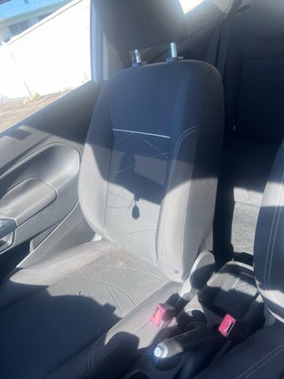 Ford Fiesta 2015 (Un año de garantia)