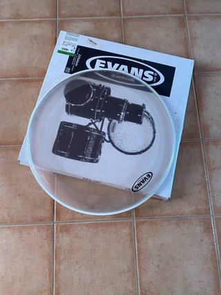 Parche Bombo 22 Evans con Caja