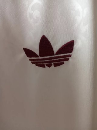 Camiseta Adidas España Oro y Blanco