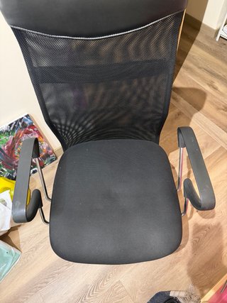 Silla de oficina ergonómica negra