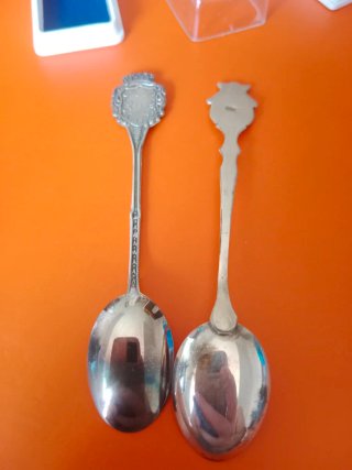 Lote 2 Cucharitas Plata Italia y S. Bernardo 800