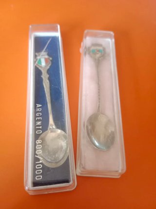 Lote 2 Cucharitas Plata Italia y S. Bernardo 800