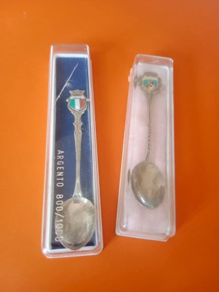 Lote 2 Cucharitas Plata Italia y S. Bernardo 800