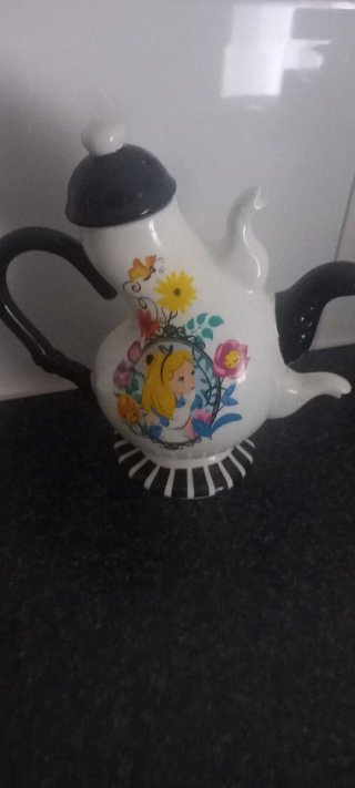 Tetera y taza Alicia en el país de las maravillas