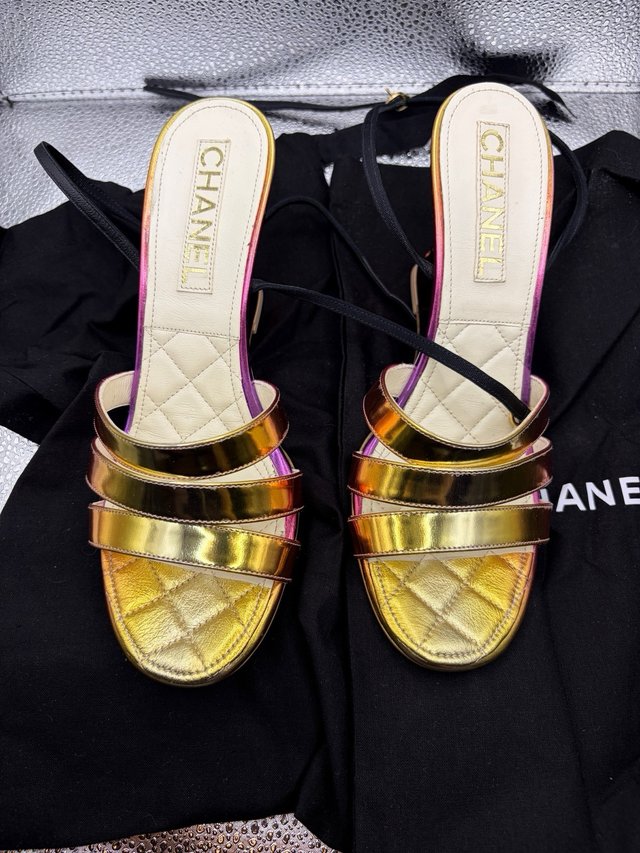 Chanel Sandali Oro Rosa