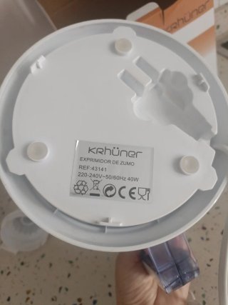 Exprimidor Krhûner blanco y gris