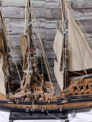 Maqueta barco de madera