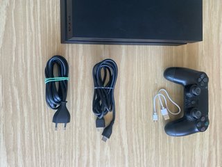 PS4 (PlayStation 4) + 4 giochi