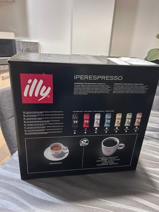 Cafetera Illy Y3.3  blanca nueva sin abrir