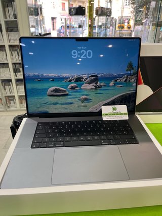 MacBook Pro 16 2021 16GB RAM / 1TB SSD