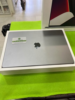 MacBook Pro 16 2021 16GB RAM / 1TB SSD