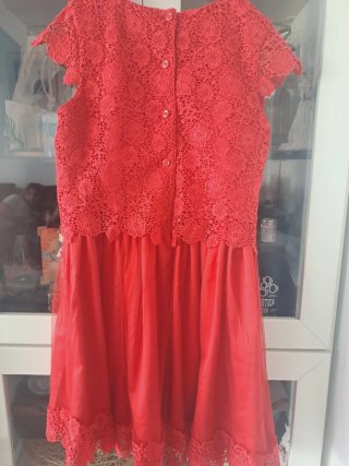 Vestido de ceremonia niña rojo. Talla 11