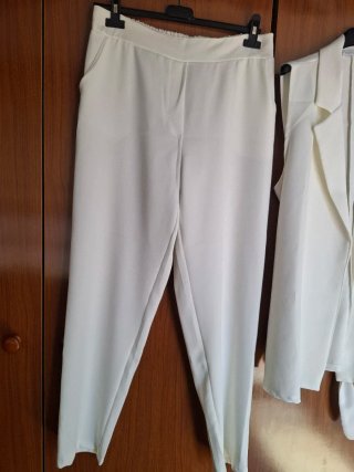 Conjunto pantalón y chaleco blanco mujer