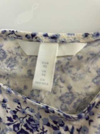Vestido premamá H&M floral azul y blanco