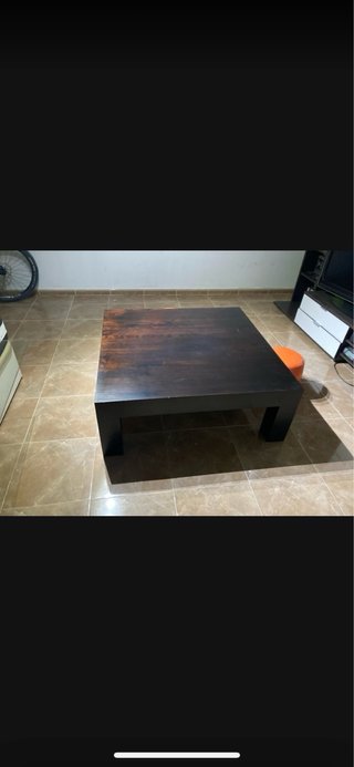 Mesita de salón de madera maciza