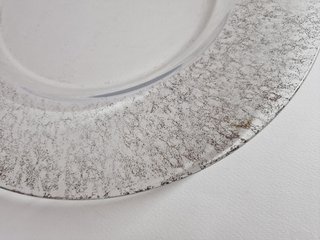 Elegante piatto in vetro trasparente