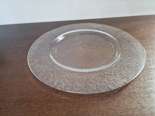 Elegante piatto in vetro trasparente