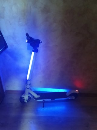 Patinete Eléctrico Adulto con Luces LED