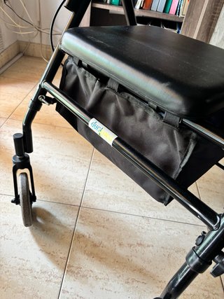 Andador para ancianos con asiento
