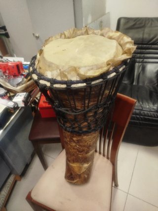 Tambor africano artesanal
