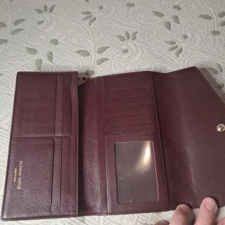 Billetera Gloria Ortiz Piel Beige y Morado