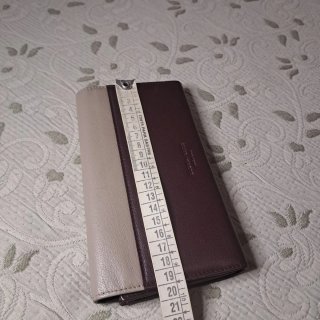 Billetera Gloria Ortiz Piel Beige y Morado