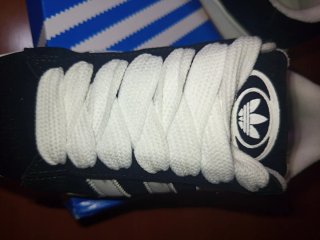 Zapatillas Adidas Negras y Blancas