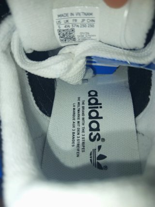 Zapatillas Adidas Negras y Blancas