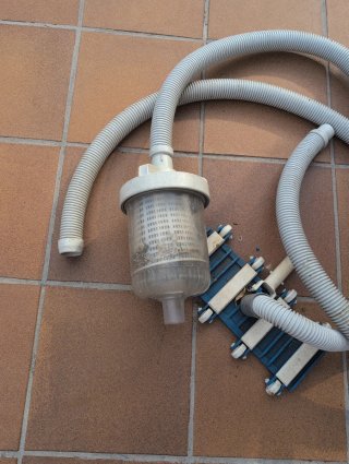 Limpiafondos piscina con manguera