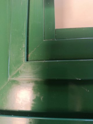 Ventana pequeña de abrir color verde 6005