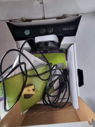 Xbox 360 Kinect + Lote de juegos