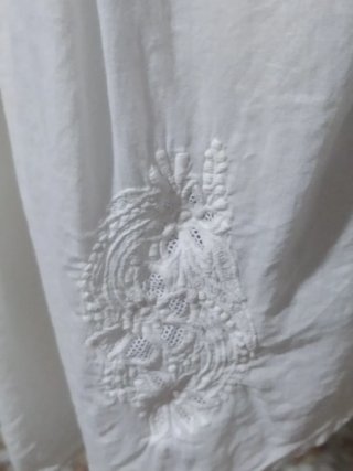 Camiseta blanca sin mangas