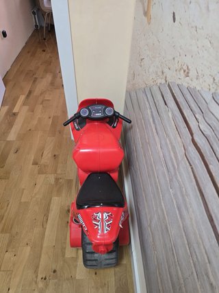 Moto infantil roja