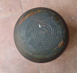 Puchero antiguo de barro con asas