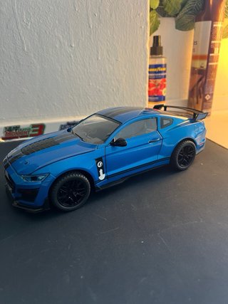 Ford Mustang GT500 1:18 Azul