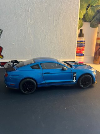 Ford Mustang GT500 1:18 Azul