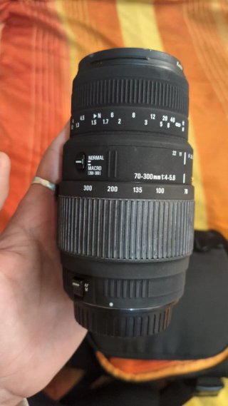 Canon EOS 1300D + 2 objetivos + mochila