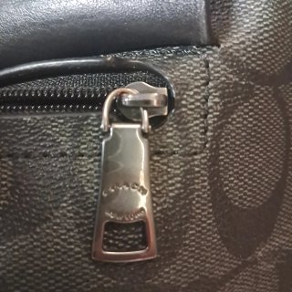 Bolso Clutch Coach Negro/Gris